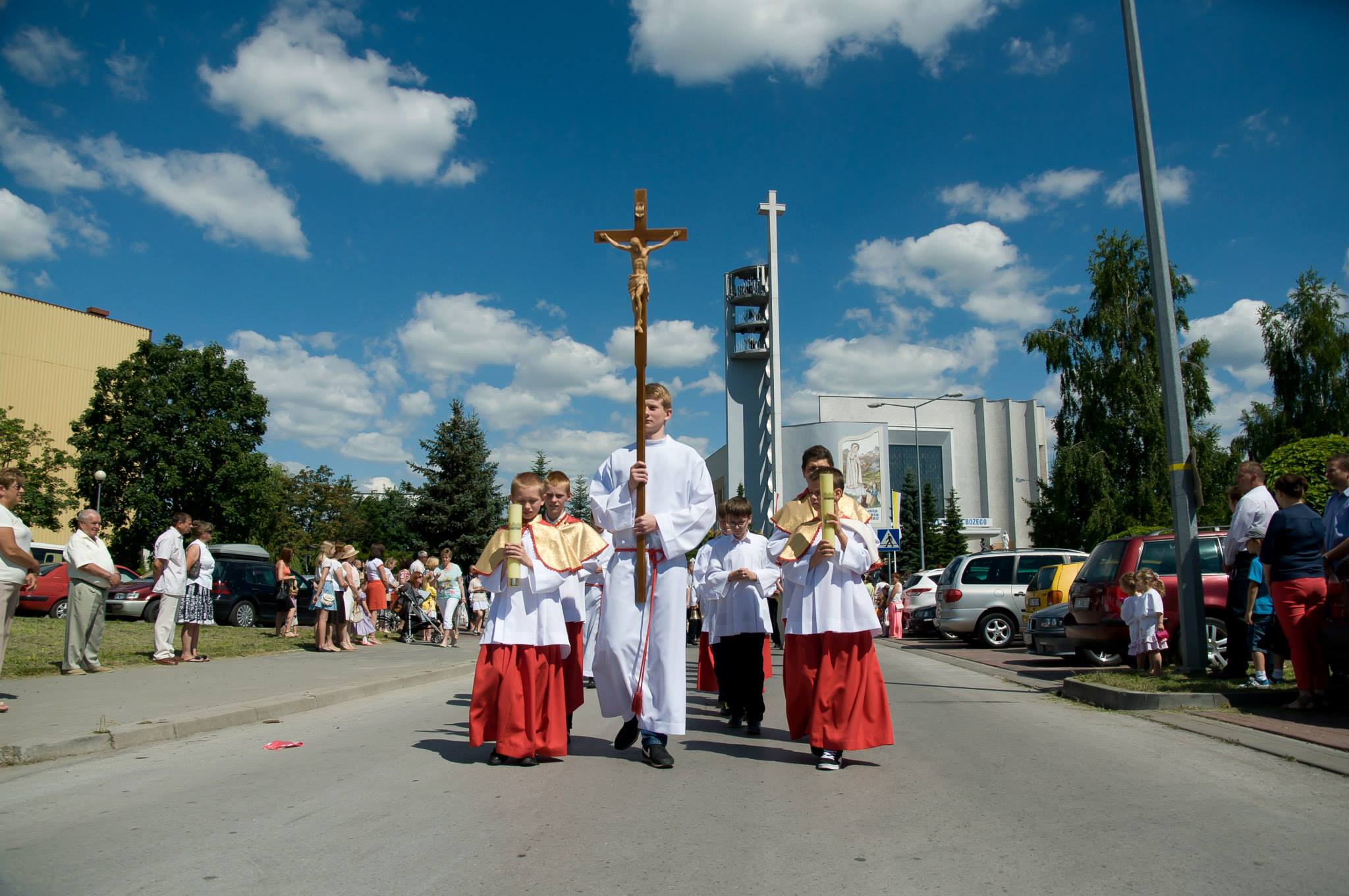 Rok 2014 - Największa procesja Bożego Ciała przeszła ulicami Tarnobrzega z Kościoła MBNP do Klasztoru Ojców Dominikanów.