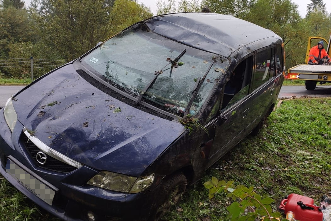 Uciekał przed kontrolą. Wylądował w rowie  - Zdjęcie główne