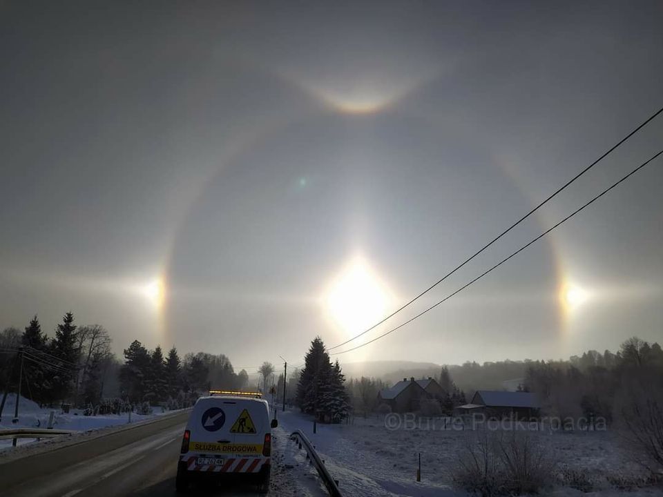 Piękny efekt "halo" na bieszczadzkim niebie - Zdjęcie główne