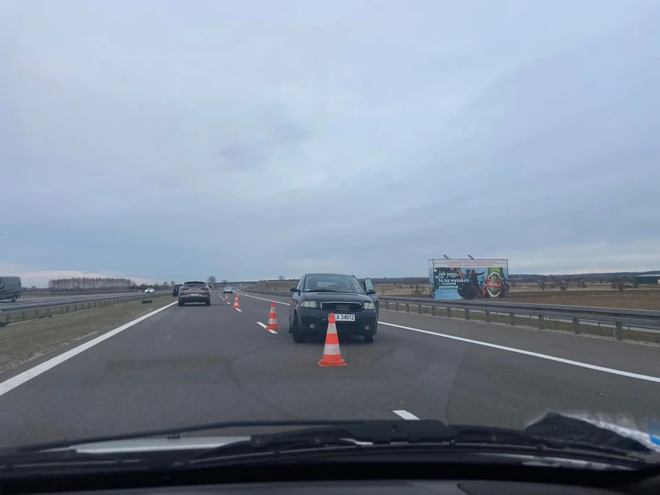 Zderzenie dwóch pojazdów na A4 w Łukawcu! Spore utrudnienia na autostradzie w kierunku Korczowej [ZDJĘCIA, MAPA] - Zdjęcie główne