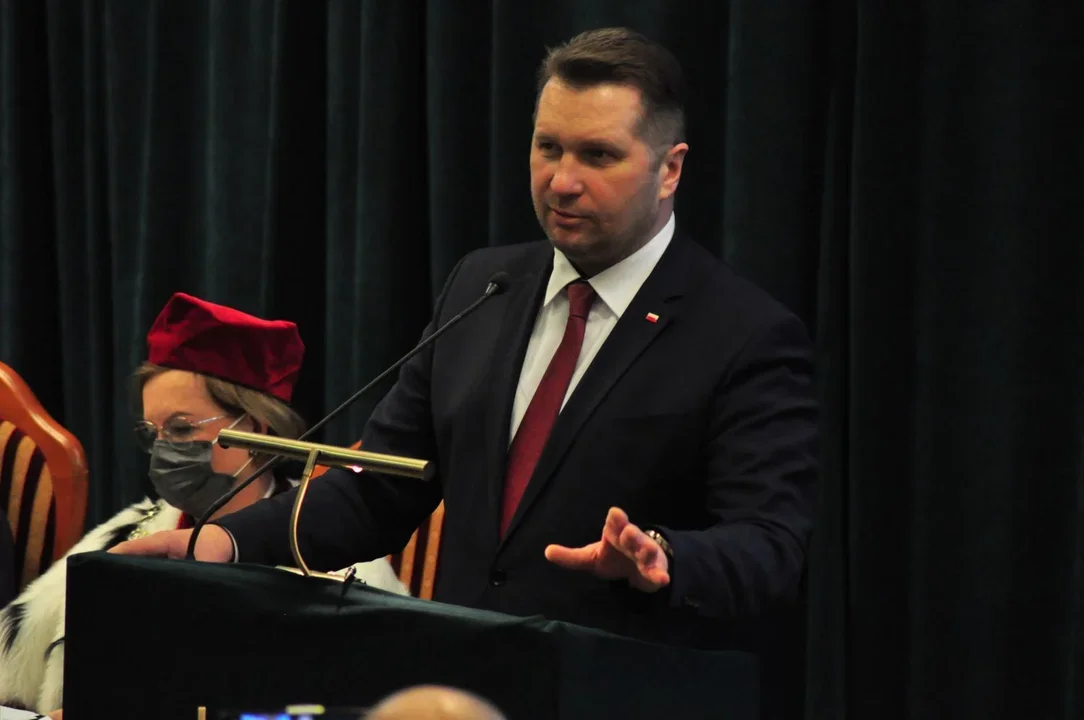 Minister edukacji i nauki Przemysław Czarnek wybierze się do Ustrzyk Dolnych. Cel: rozmowa o podręczniku do "Historii i Teraźniejszości" - Zdjęcie główne