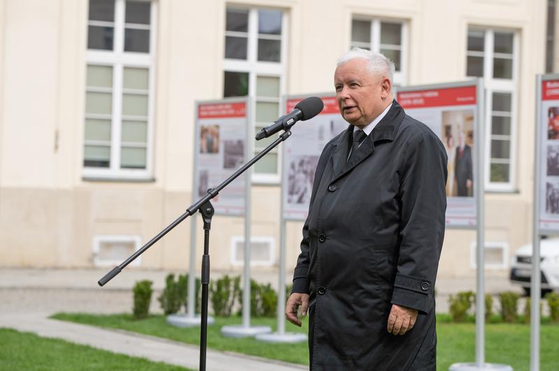 Polacy chcą dymisji Jarosława Kaczyńskiego! - Zdjęcie główne