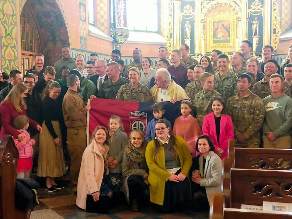 Żołnierze ze Stanów Zjednoczonych świętowali Wielkanoc. Zobacz zdjęcia z Sanktuarium w Chorzelowie - Zdjęcie główne