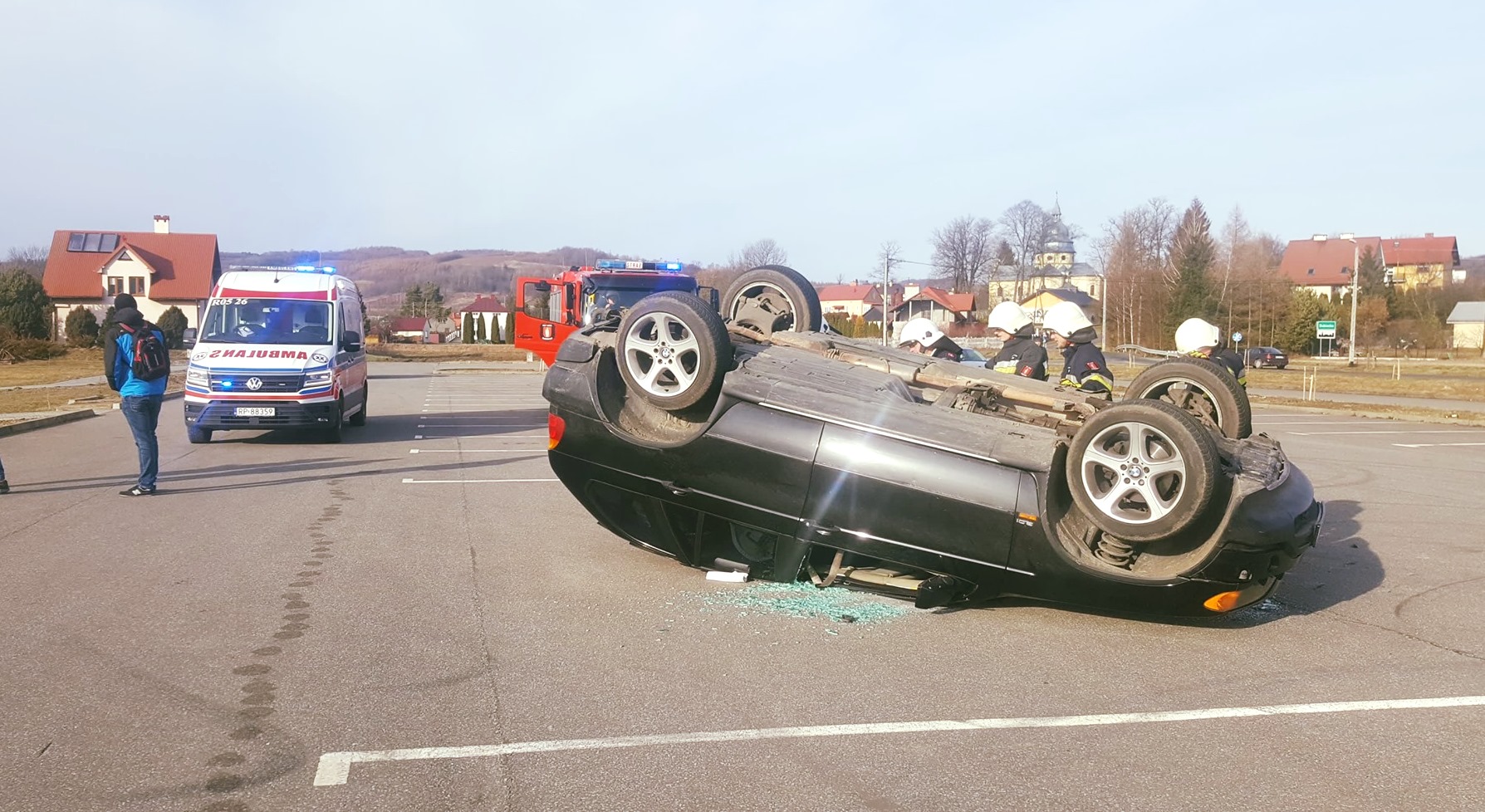 BMW dachowało po kręceniu "bączków" - Zdjęcie główne