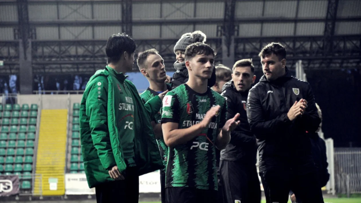 Druga liga: Stal Stalowa Wola triumfuje po raz siódmy. Tym razem była lepsza od GKS-u Jastrzębie - Zdjęcie główne