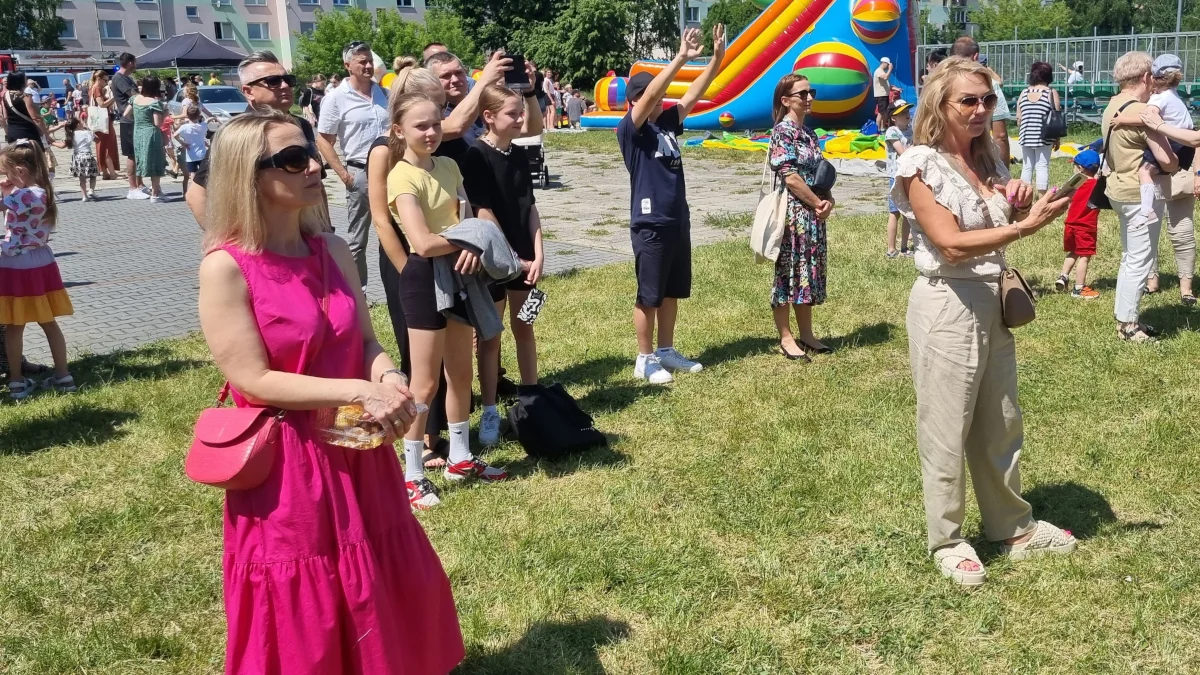 Dziki Zachód w SP 10! Mamy fotografie z Pikniku Rodzinnego [ZDJĘCIA] - Zdjęcie główne