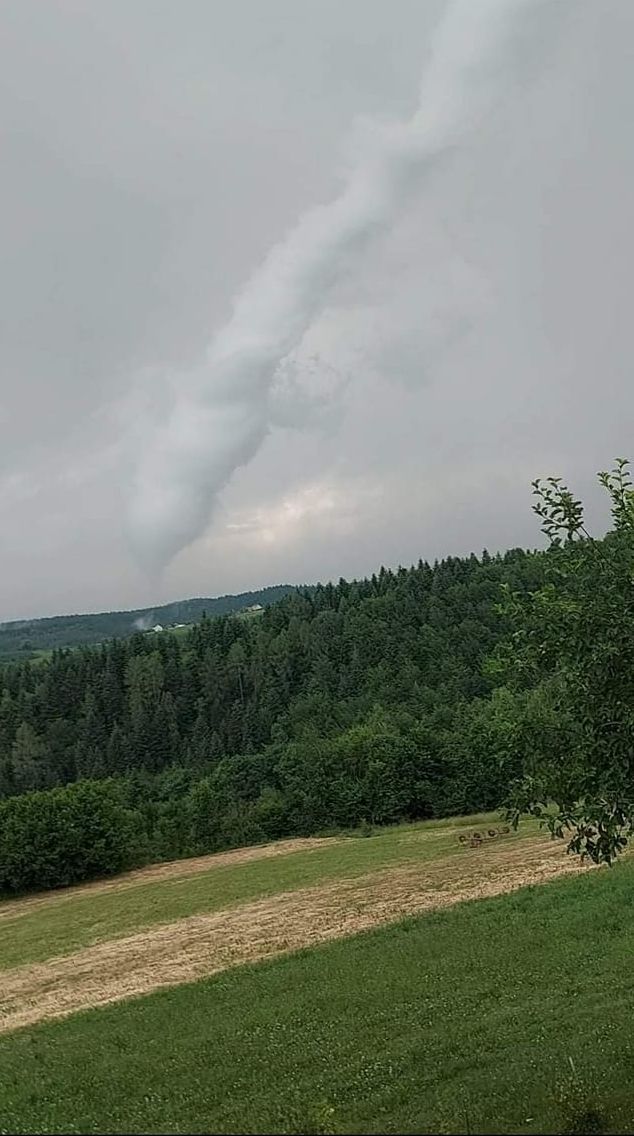 Trąba powietrzna w miejscowości Koniuszowa w powiecie nowosądeckim