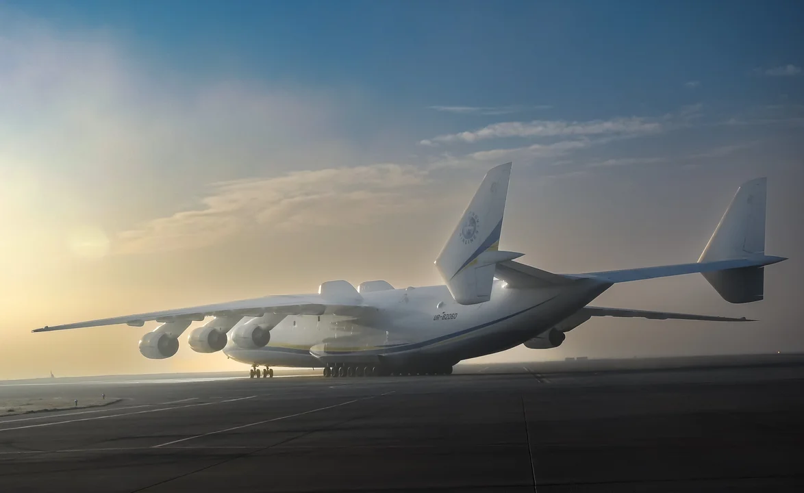 Gigantyczny Antonov znów na lotnisku w Jasionce. Zobaczcie zdjęcia naszych Czytelników - Zdjęcie główne