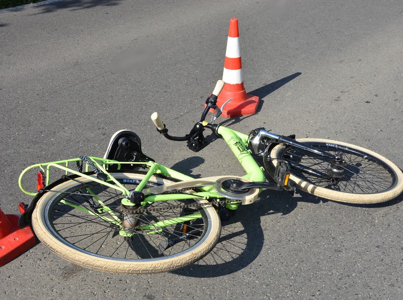 11-letnia rowerzystka pod kołami auta [FOTO] - Zdjęcie główne