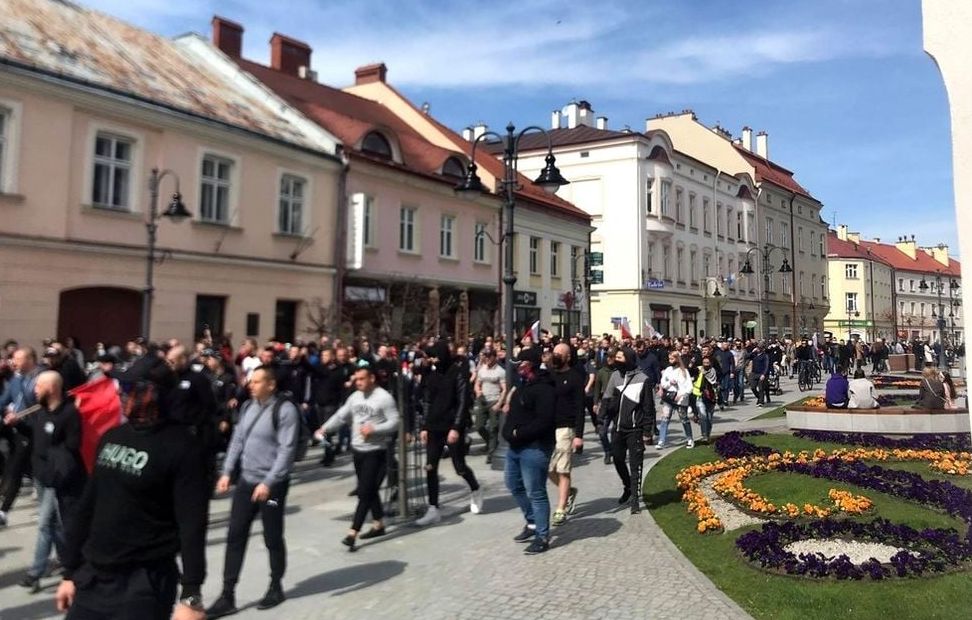 "Polaku, dawaj z nami!" - protest przeciwko obostrzeniom w Rzeszowie - Zdjęcie główne