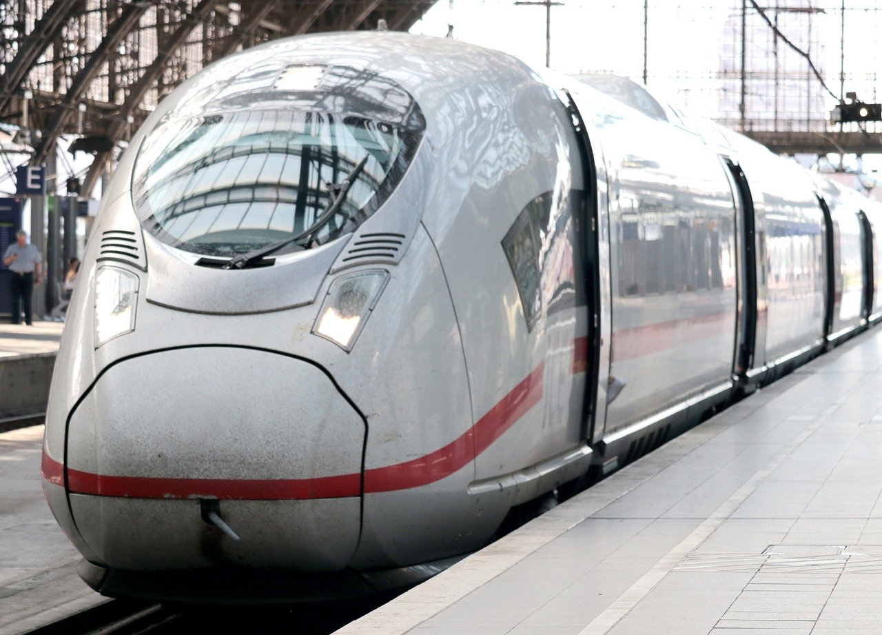 Koleją z Podkarpacia do turystycznych miast Małopolski już wiosną 2020 roku? [FOTO] - Zdjęcie główne