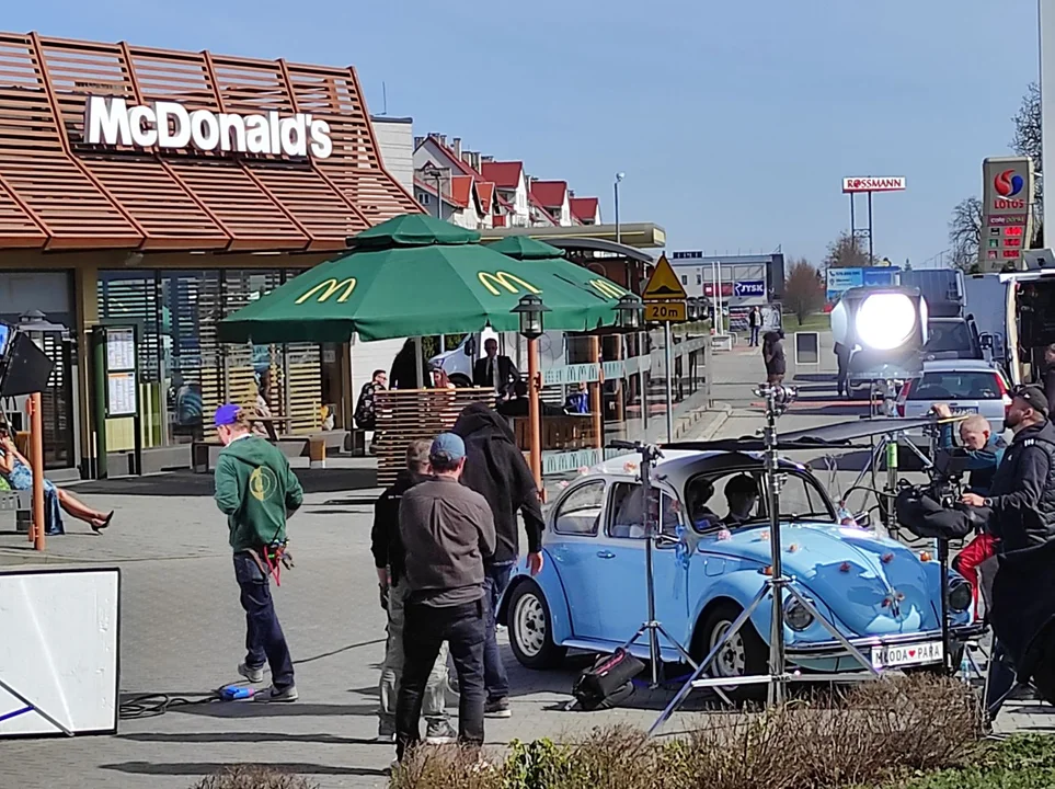 McDonald's w Tarnobrzegu był w czwartek zamknięty. Restauracja stała się wielkim planem filmowym [ZDJĘCIA] - Zdjęcie główne