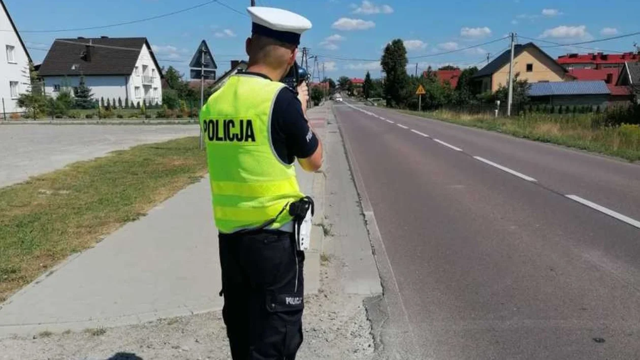 Przekroczył prędkość o ponad 70 km/h w terenie zabudowanym. Stracił prawo jazdy i dostał wysoki mandat - Zdjęcie główne