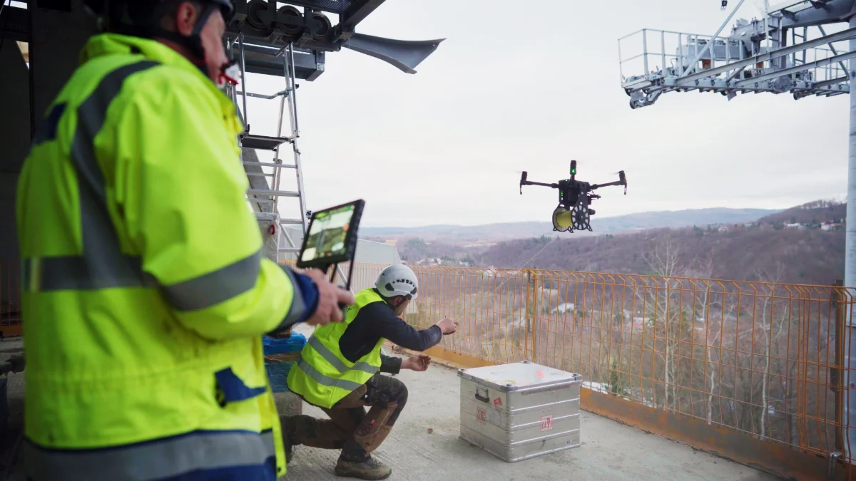 Wielkie drony budują kolej gondolową w Solinie. Zobacz film i zdjęcia - Zdjęcie główne