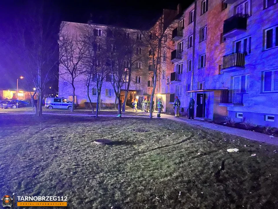 Ogień w jednym z bloków w Tarnobrzegu - Zdjęcie główne