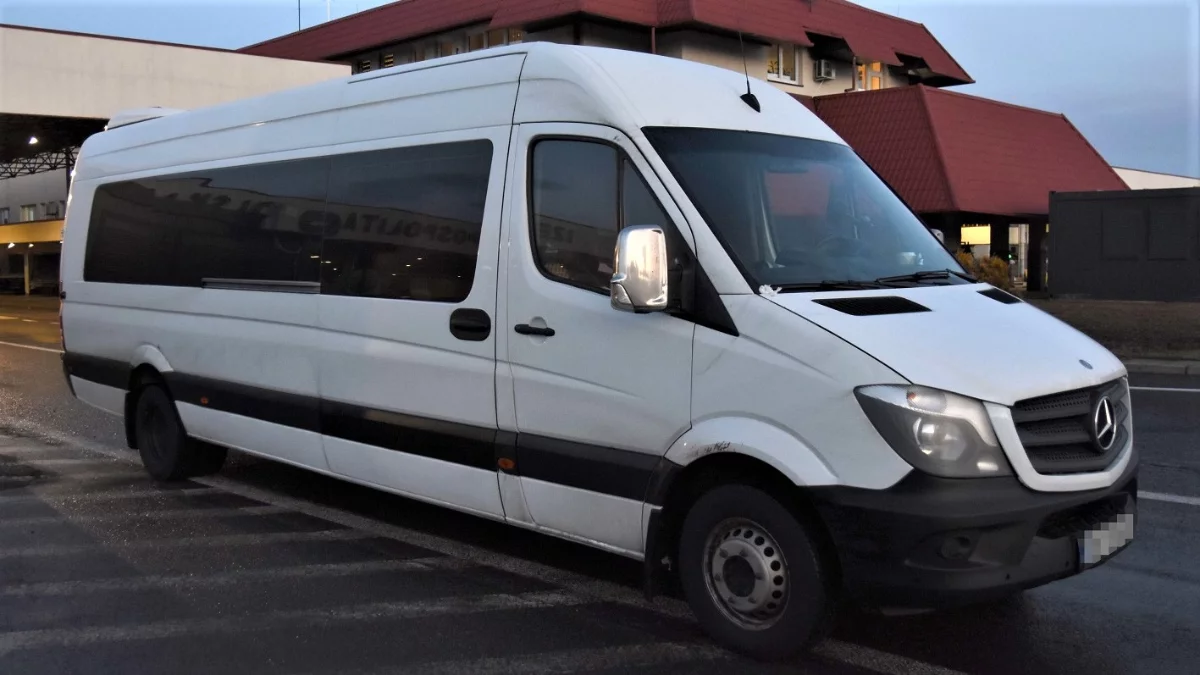 Przemyt części z kradzionych aut. Zatrzymano dwa mercedesy - Zdjęcie główne