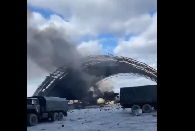Antonov An-225 Mrija w ogniu! Nowe zdjęcia z lotniska w Hostomelu [ZDJĘCIA, WIDEO] - Zdjęcie główne