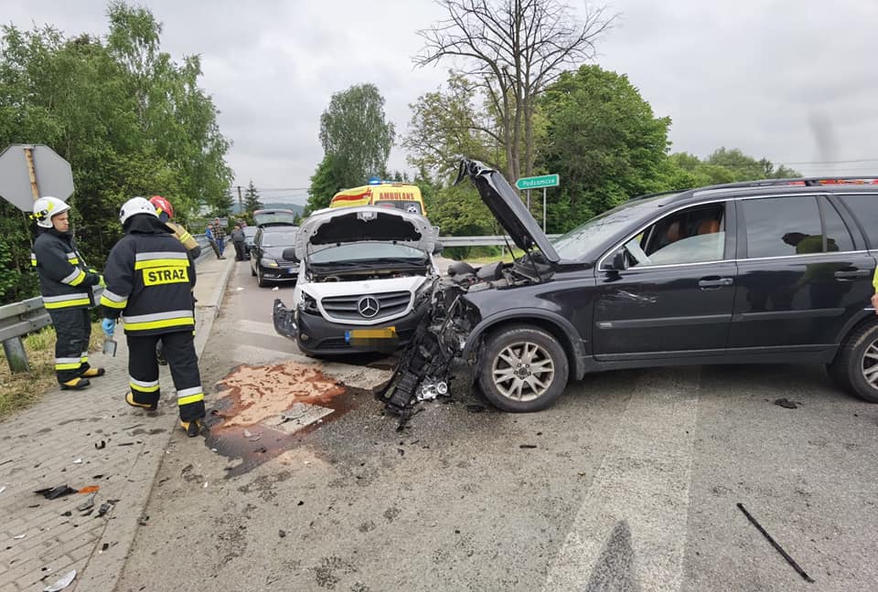 Wypadek na "krajowej 19-tce"! Pierwszy pomocy udzielił kierowca krwiobusu [ZDJĘCIA] - Zdjęcie główne