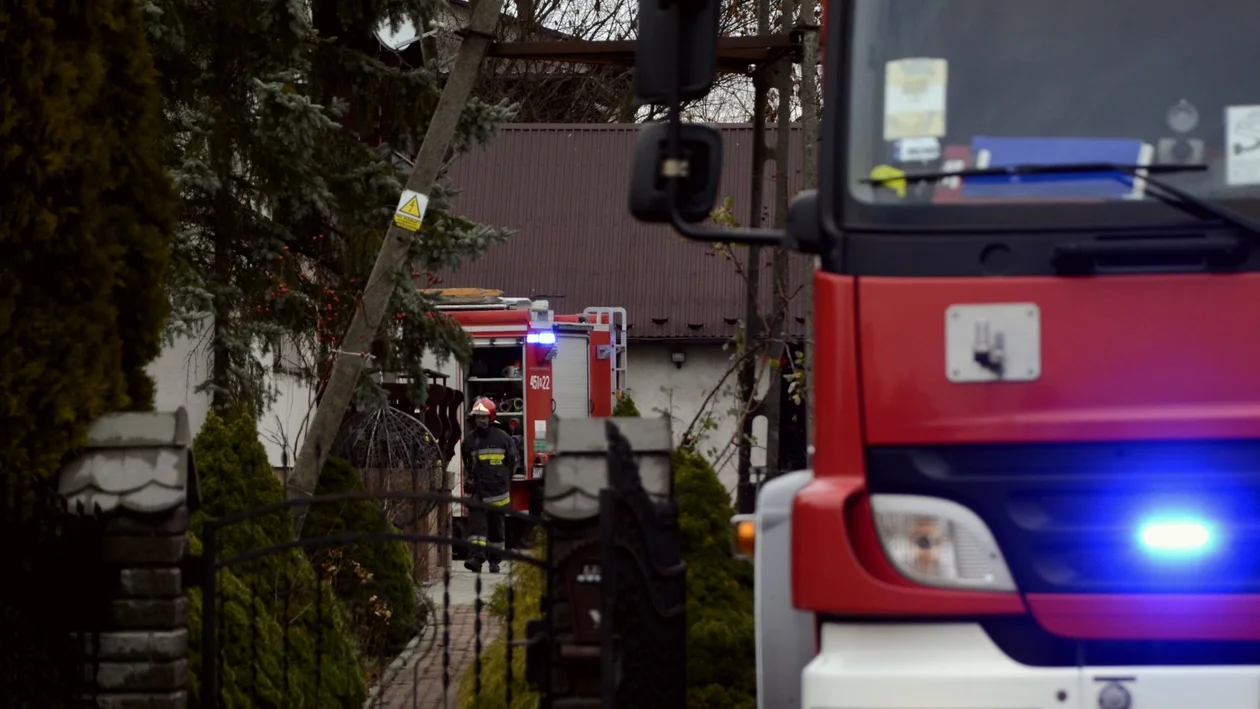 Omal nie doszło do tragedii w powiecie jarosławskim. 9-osobowa rodzina, w tym 5-miesięczne dziecko, trafiła do szpitala. To przez tlenek węgla - Zdjęcie główne