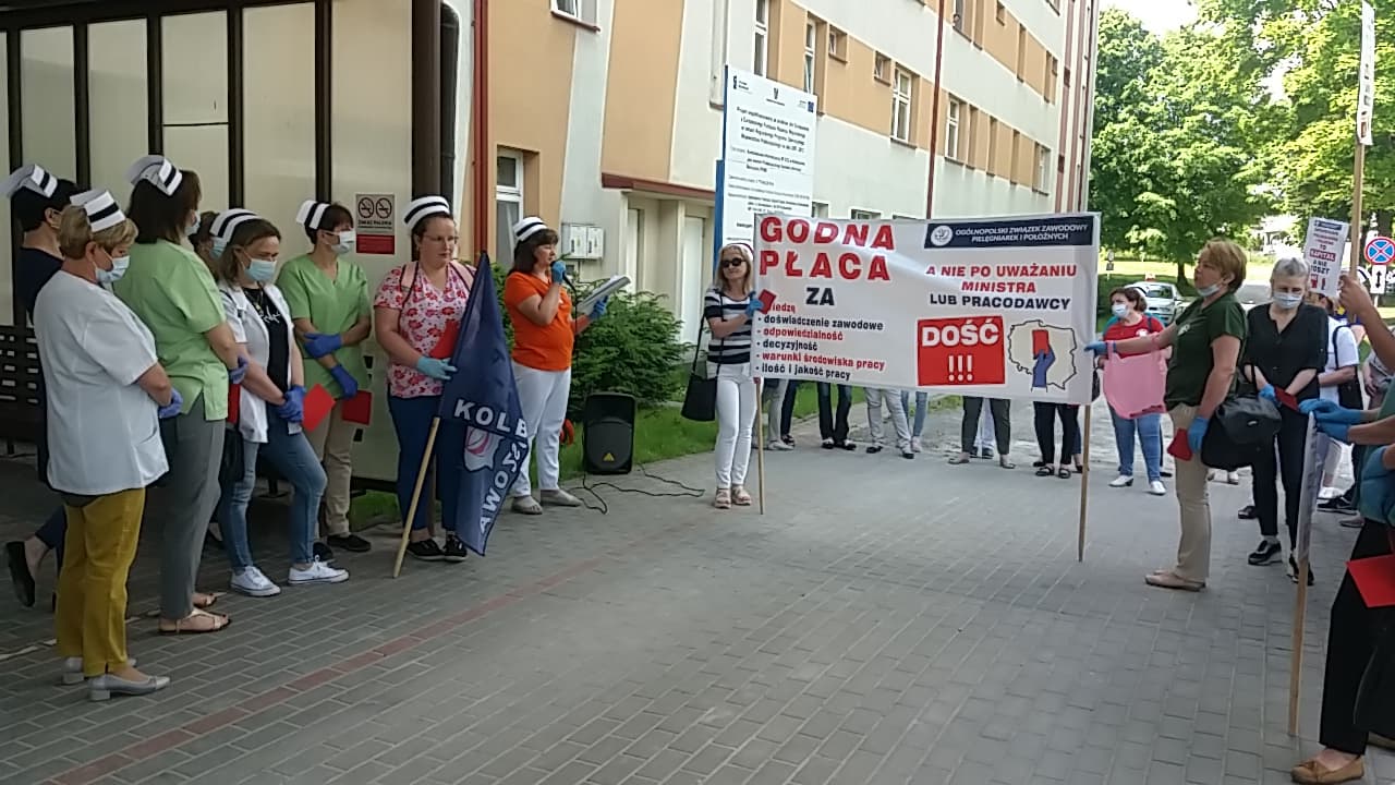 Protest przed szpitalem w Kolbuszowej.