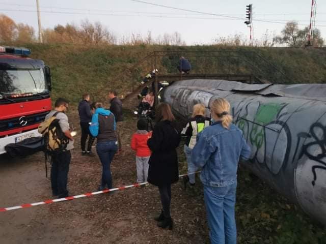 Rzeszów. Prawie tydzień próbują uwolnić kotka z rury ciepłowniczej. Niestety czasu jest coraz mniej [ZDJĘCIA] - Zdjęcie główne