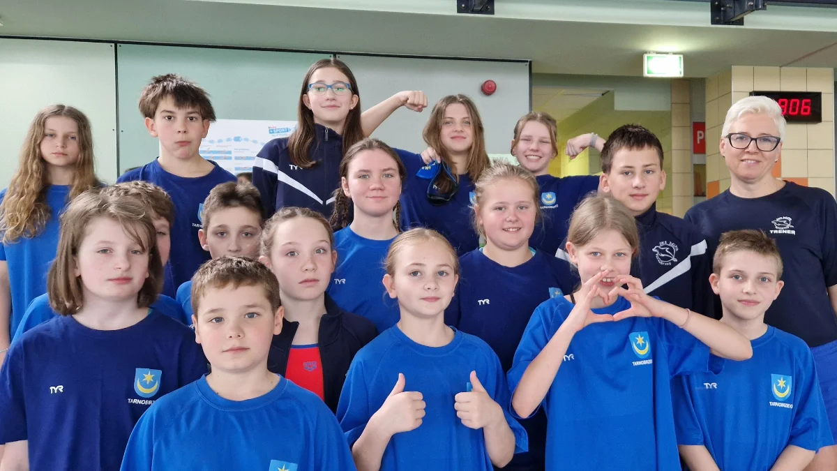 Młodzi pływacy z Tarnobrzega z sukcesami w Podkarpackiej Lidze Pływackiej - Zdjęcie główne