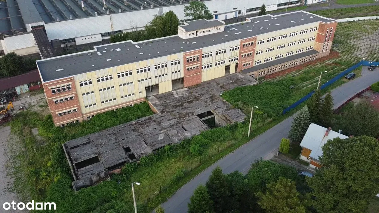 Teren przemysłowy w Sanoku, ul. Okrzei. Cena: 5 700 000 zł. Powierzchnia: 7 980 m². Link: https://www.otodom.pl/pl/oferta/teren-przemyslowy-w-sanoku-ID47Ur3