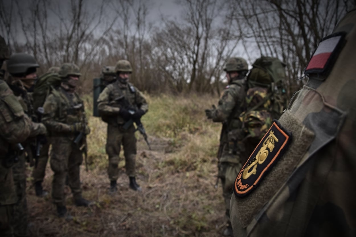 Ćwiczenia wojskowych na poligonie w Nowej Dębie oraz nad Sanem - Fot. 1. Warszawska Brygada Pancerna