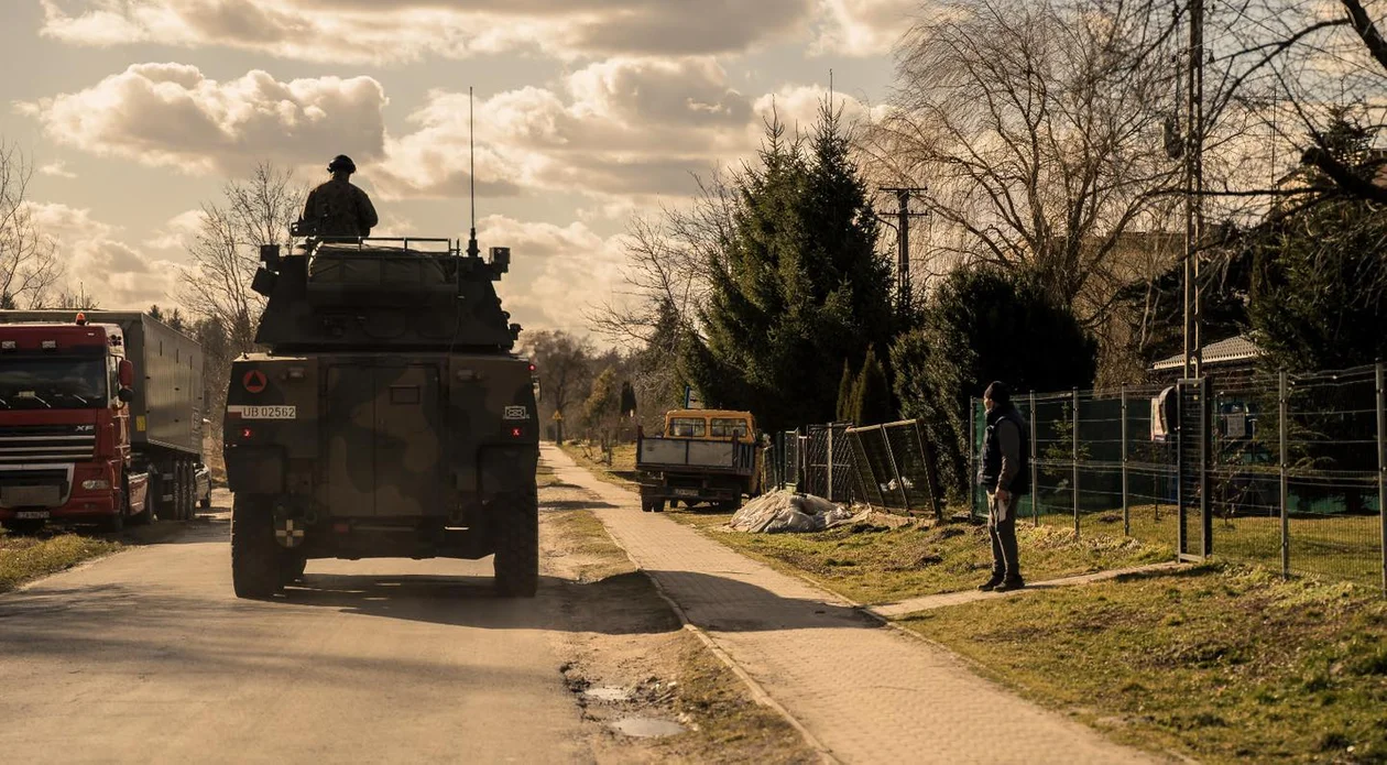 Wojskowe rosomaki i pojazdy opancerzone na drogach Podkarpacia. Ruszyły ćwiczenia Saber Strike 2022 [ZDJĘCIA] - Zdjęcie główne