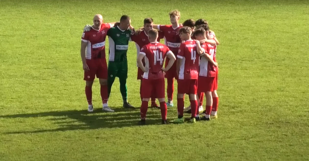 IV Liga Świętokrzyska: Kolejna klęska Wisły Sandomierz. Tak wysoko w tym sezonie jeszcze nie przegrali - Zdjęcie główne