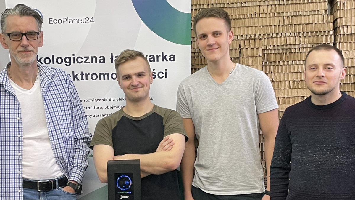 Rzeszowianie podbiją świat elektromobilności. Stworzyli inteligentne ładowarki - Zdjęcie główne