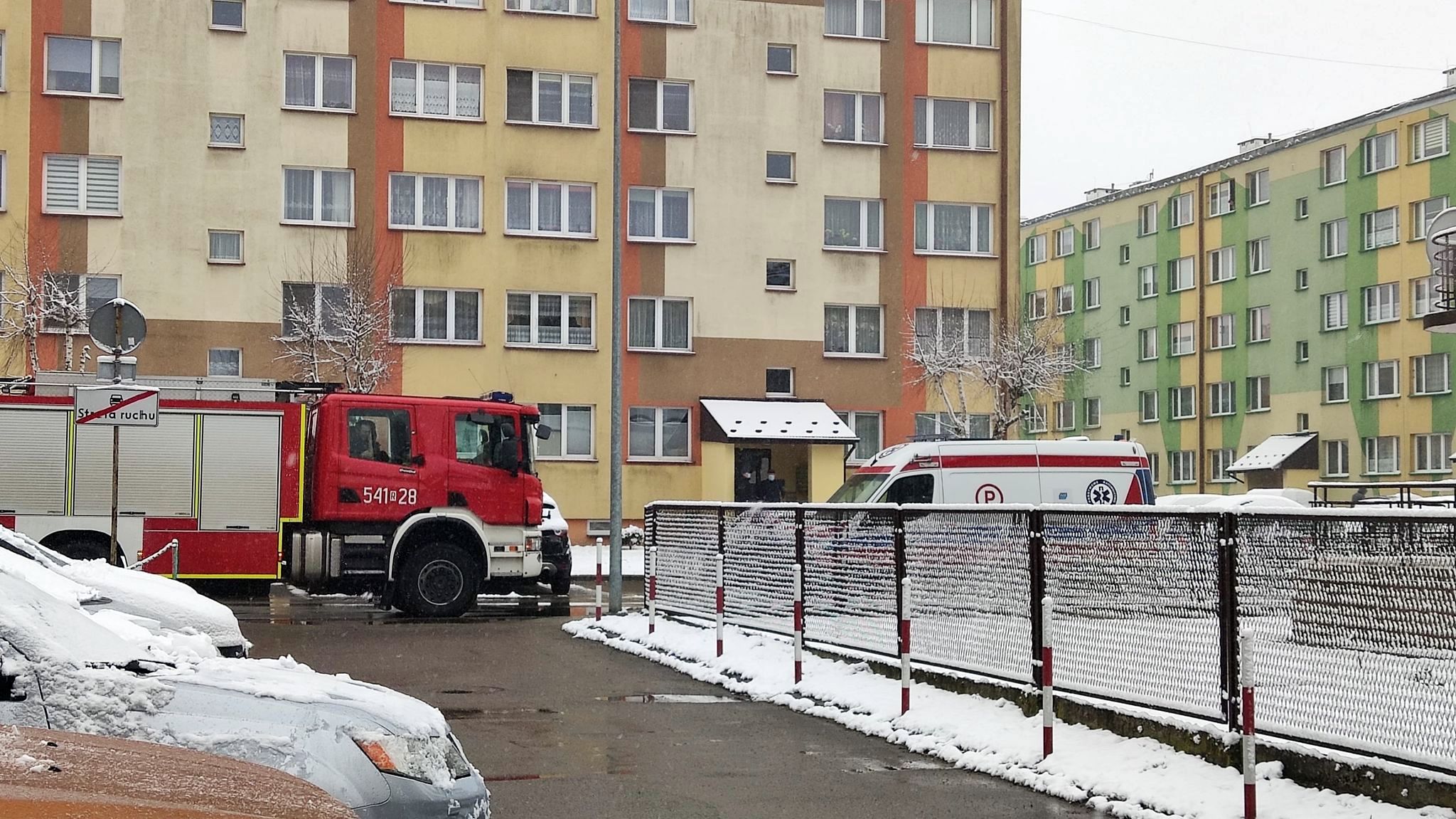 Policjanci ruszyli na pomoc! Mężczyzna próbował popełnić samobójstwo [ZDJĘCIA] - Zdjęcie główne