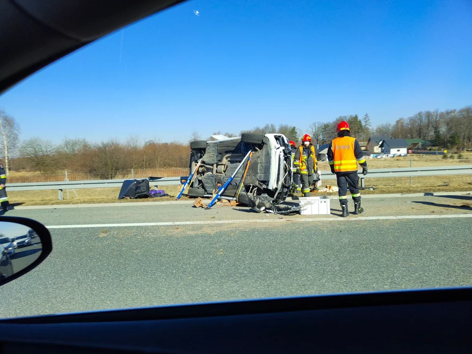 Wypadek na autostradzie A4 pomiędzy Dębicą a Tarnowem. Ranna Ukrainka [ZDJĘCIA, MAPA] - Zdjęcie główne