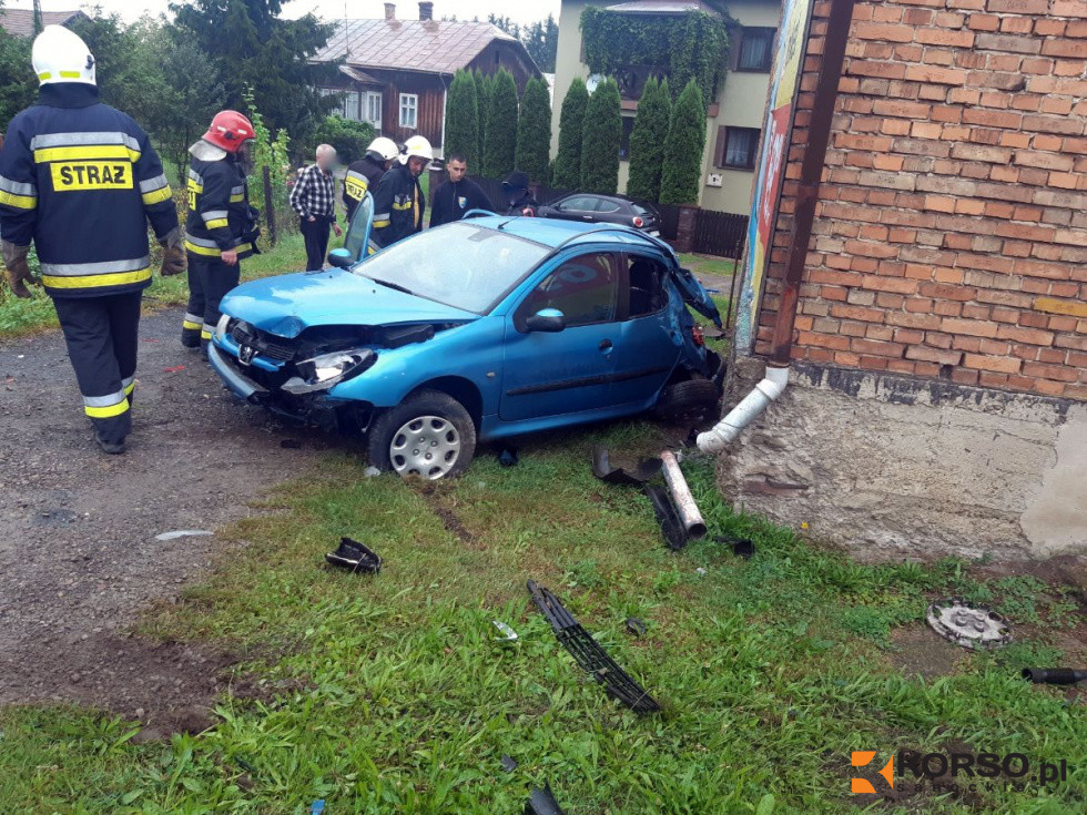 Poważne zderzenie czołowe na Podkarpaciu. Dwie osoby ranne [FOTO] - Zdjęcie główne