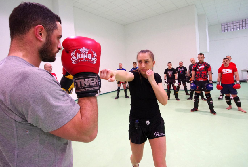 Wojsko i służby mundurowe ćwiczą KICKBOXING w Rzeszowie [FOTO] - Zdjęcie główne