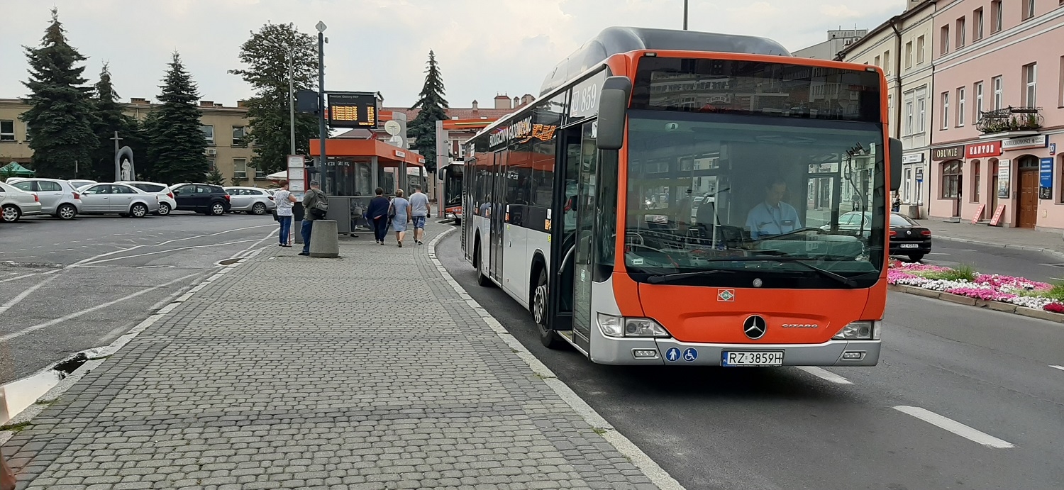 Miasto zawiesza część kursów komunikacji miejskiej: „Autobusy i tak jeżdżą puste” - Zdjęcie główne