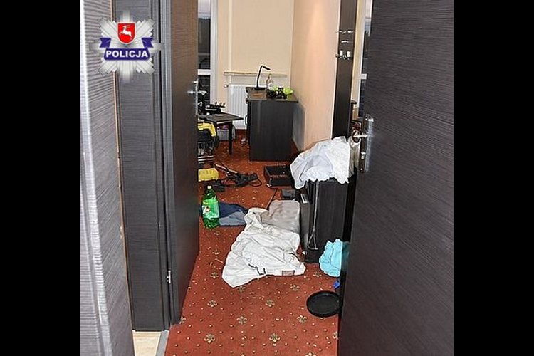 Zdemolował pokój hotelowy, bo wkurzyła go dziewczyna - Zdjęcie główne