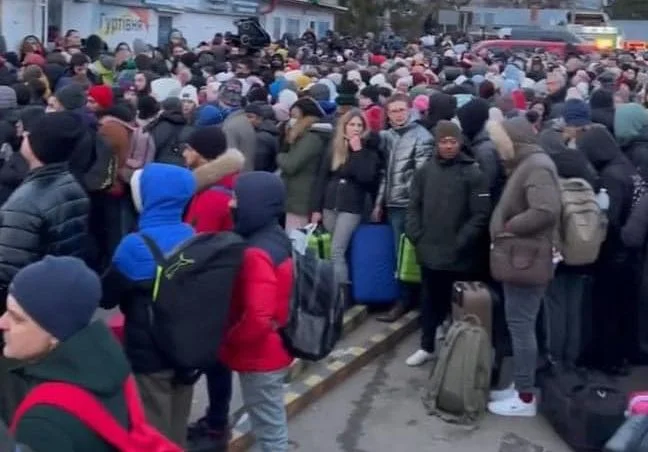 Tysiące uchodźców dociera do Przemyśla.