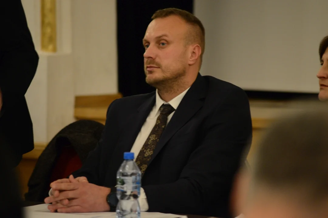 - Będziemy sprawdzać czystość nad Jeziorem Tarnobrzeskim - zapowiada Łukasz Mędrykowski, prezes Tarnobrzeskiego Towarzystwa Budownictwa Społecznego. W grę wchodzą duże pieniądze - Zdjęcie główne