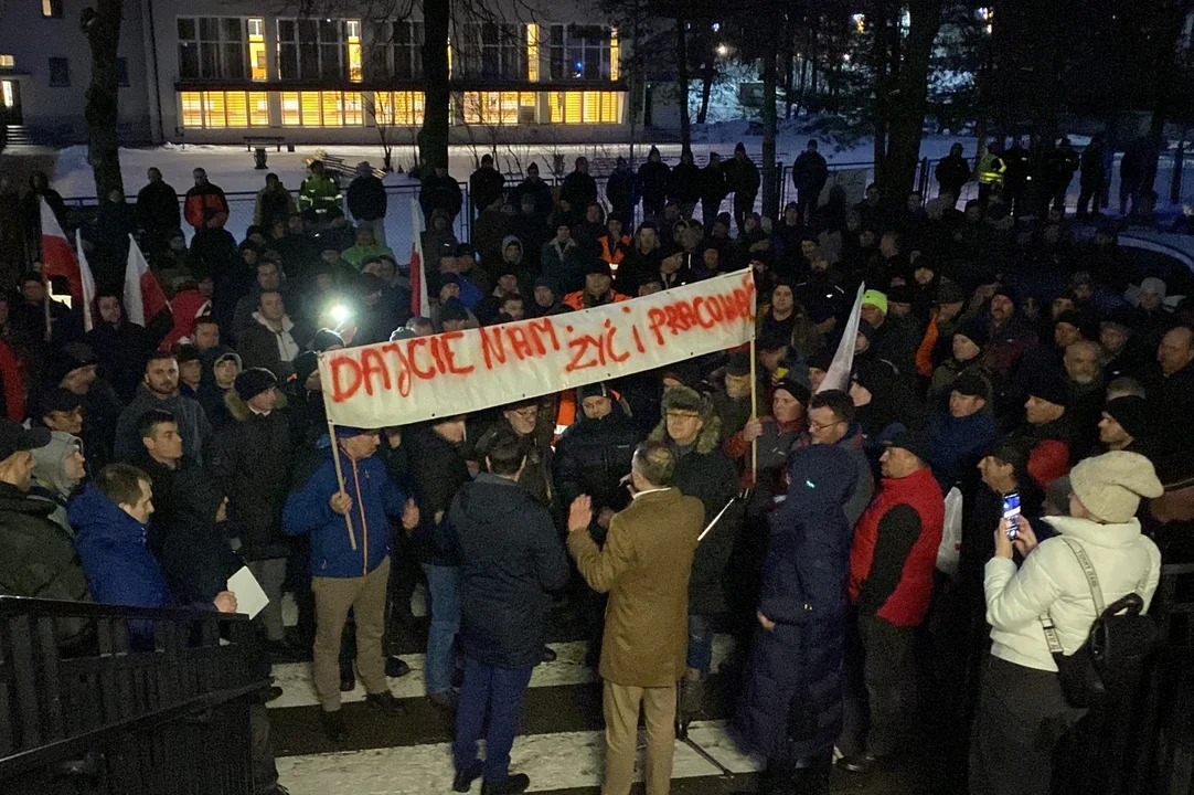 Protest w sprawie ograniczenia wycinki lasów w Bieszczadach. Czy postulaty "Zulowców" będą brane pod uwagę? [ZDJĘCIA, WIDEO] - Zdjęcie główne
