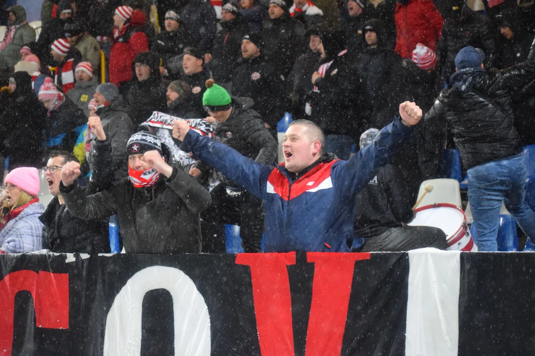 Trybuny na meczu Stali Mielec z Cracovią. Odszukaj siebie na fotografiach [ZDJĘCIA,WIDEO] - Zdjęcie główne