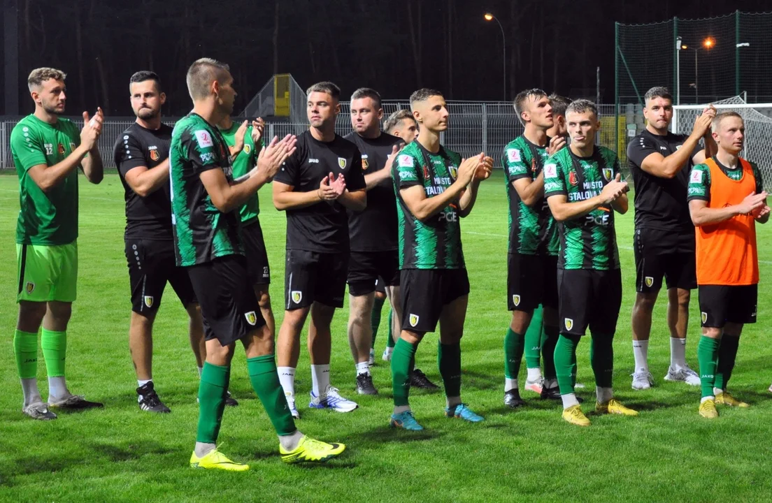 Druga liga: Stal Stalowa Wola punktuje z Hutnikiem Kraków. Lucjan Klisiewicz bohaterem - Zdjęcie główne
