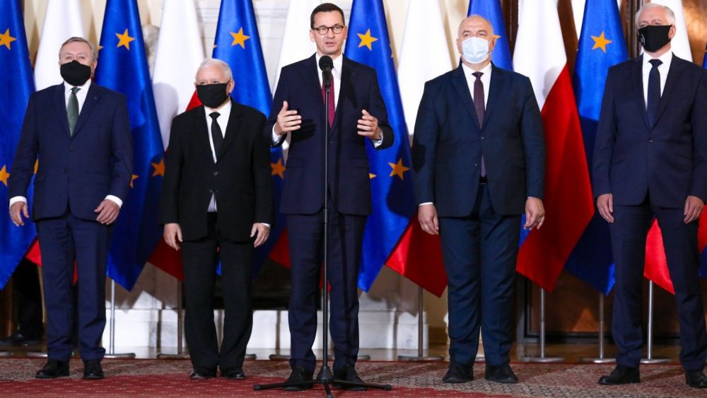 "Przypudrowana" Zjednoczona Prawica - kilka słów o rekonstrukcji rządu - Zdjęcie główne