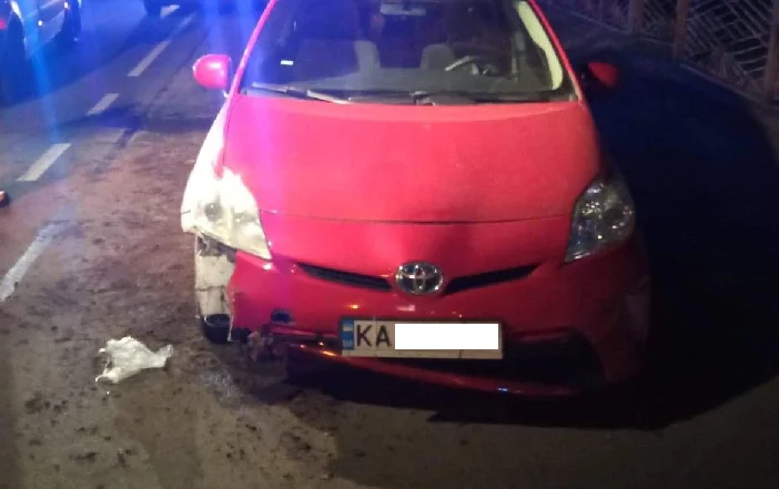 Kierowca samochodu z Ukrainy uderzył w latarnię na drodze wojewódzkiej 835. W wypadku ranne zostało dziecko [ZDJĘCIA] - Zdjęcie główne