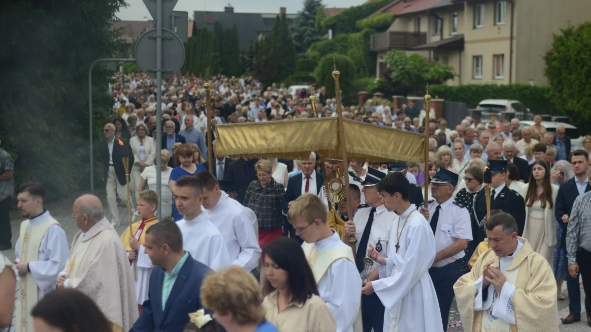 Ilu mieszkańców Podkarpacia chodzi do kościoła? Są najnowsze dane o naszej aktywności religijnej z Instytutu Statystyki Kościoła Katolickiego - Zdjęcie główne