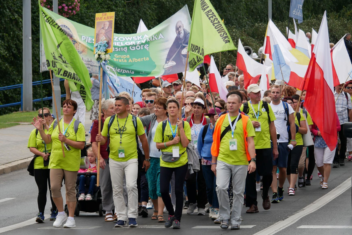 Wyruszyła 44. Rzeszowska Piesza Pielgrzymka na Jasną Górę - Zdjęcie główne