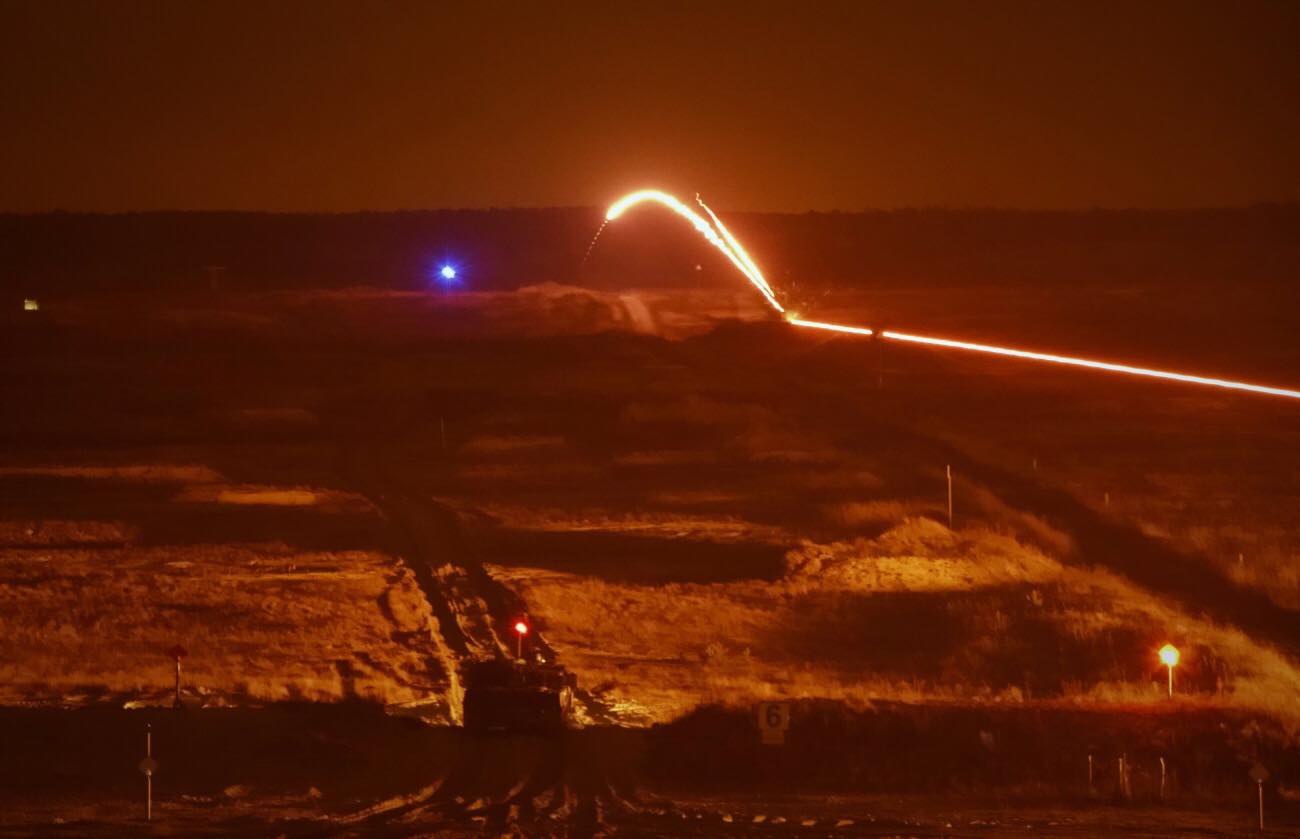 Ćwiczenia wojskowych na poligonie w Nowej Dębie oraz nad Sanem - Fot. 1. Warszawska Brygada Pancerna