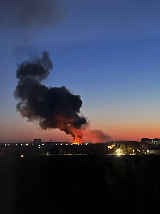 Nocne bombardowanie Ukrainy niedaleko granic Polski  - Łuck