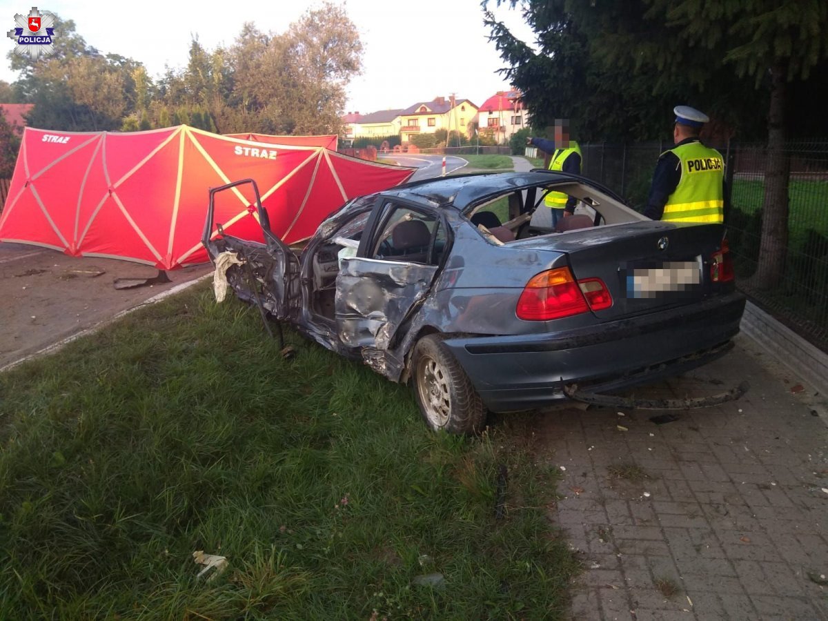 Roztrzaskał BMW. Nie przeżył [FOTO] - Zdjęcie główne