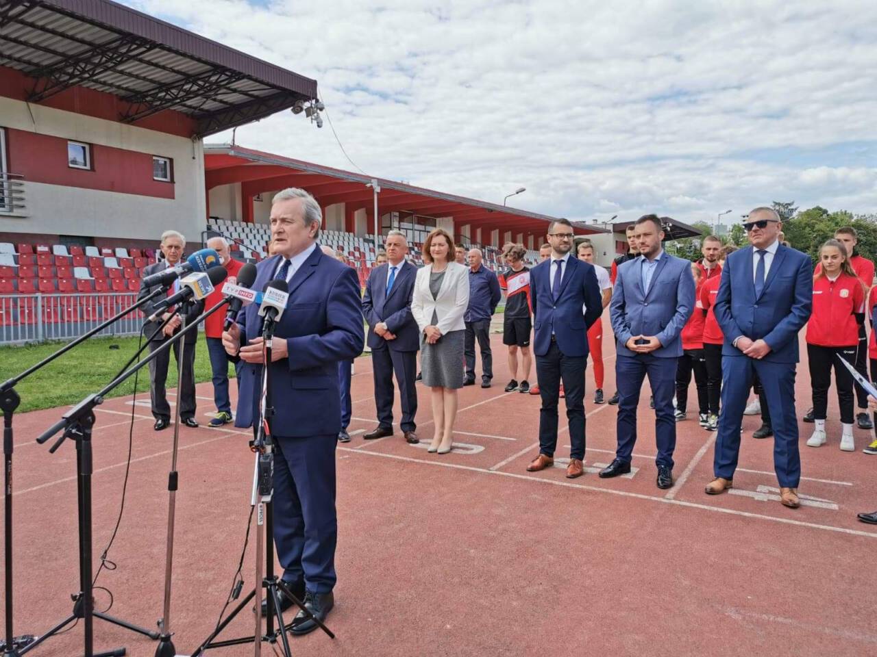 Wizyta ministra kultury, dziedzictwa narodowego i sportu Piotra Glińskiego na obiektach rzeszowskiej Resovii.